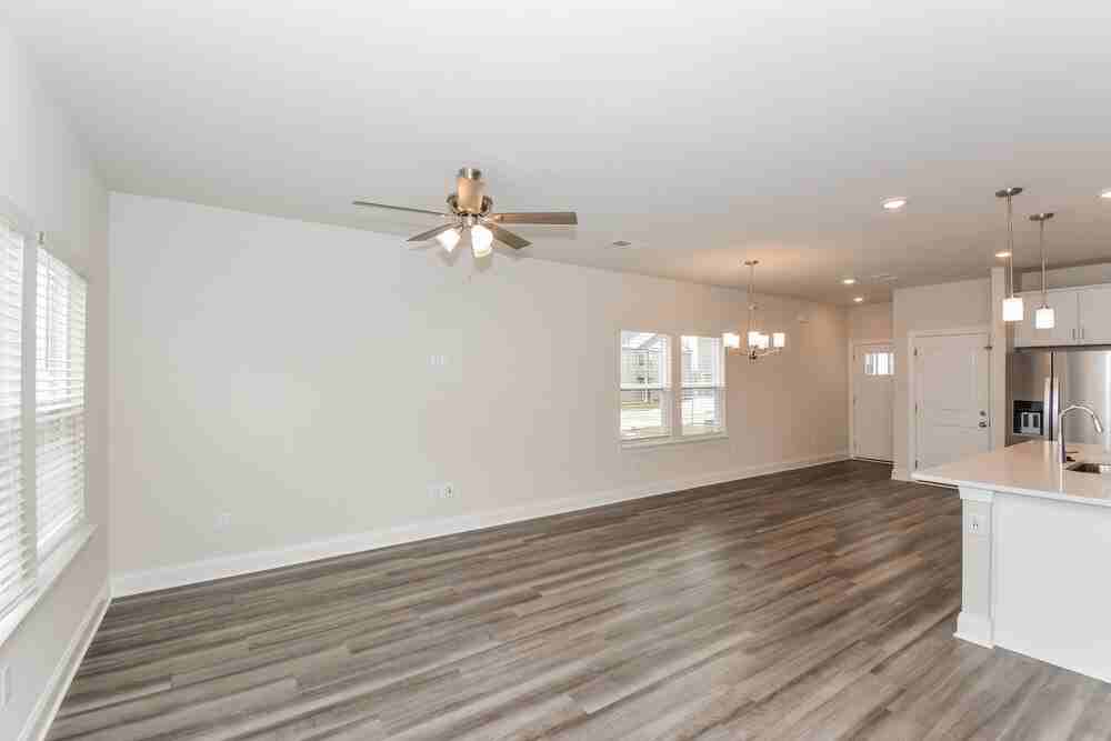 1723 Tahoma Dr - Photo 4 of 20