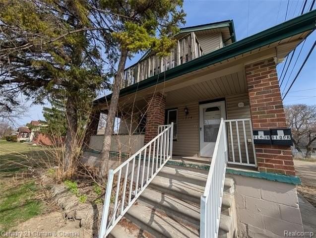 1374 Hanford Ave - Photo 2 of 23