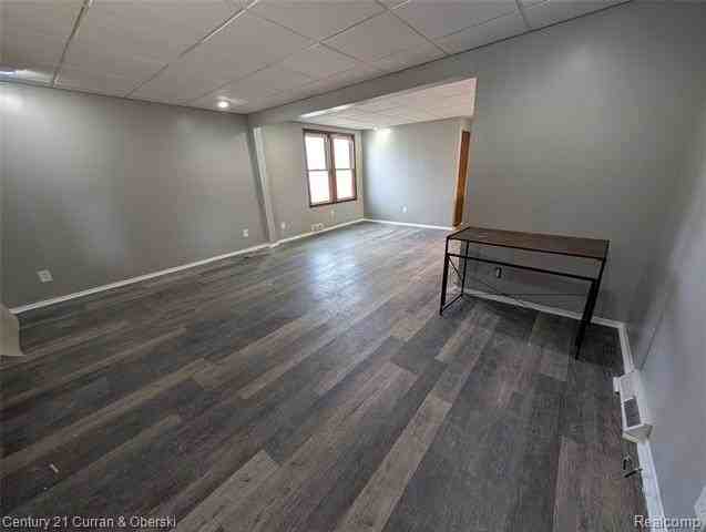 1374 Hanford Ave - Photo 6 of 23