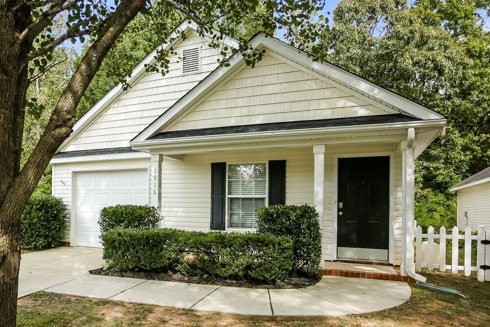 1916 Harrison Park Dr - Photo 4 of 16