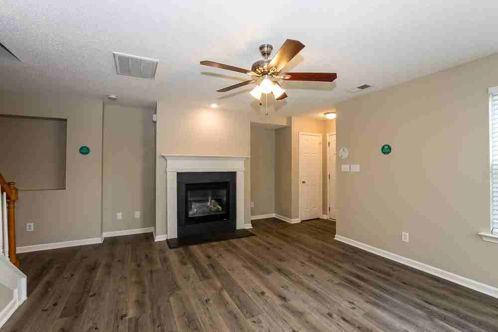 4509 Red Hook Rd - Photo 4 of 17