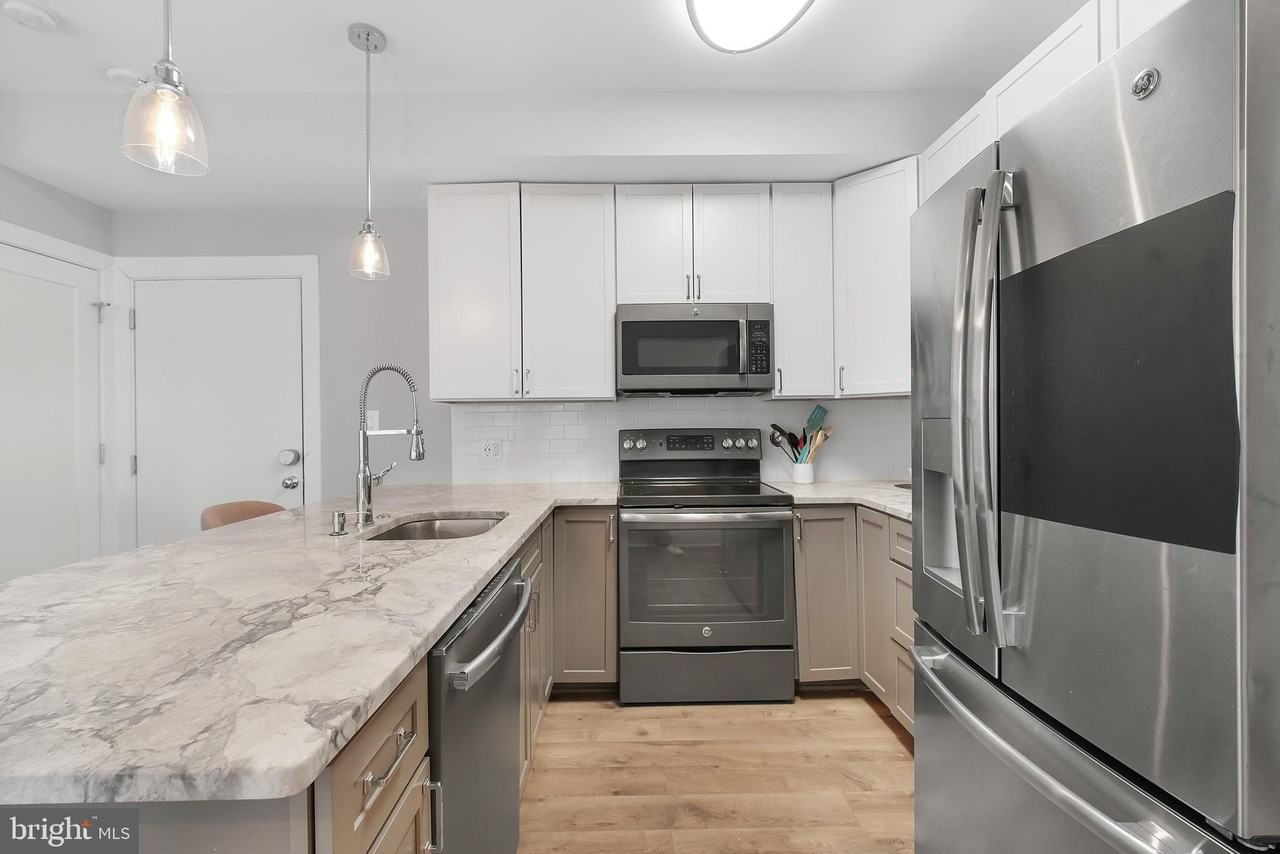 1340 Nicholson St Nw Apt 4 - Photo 6 of 25