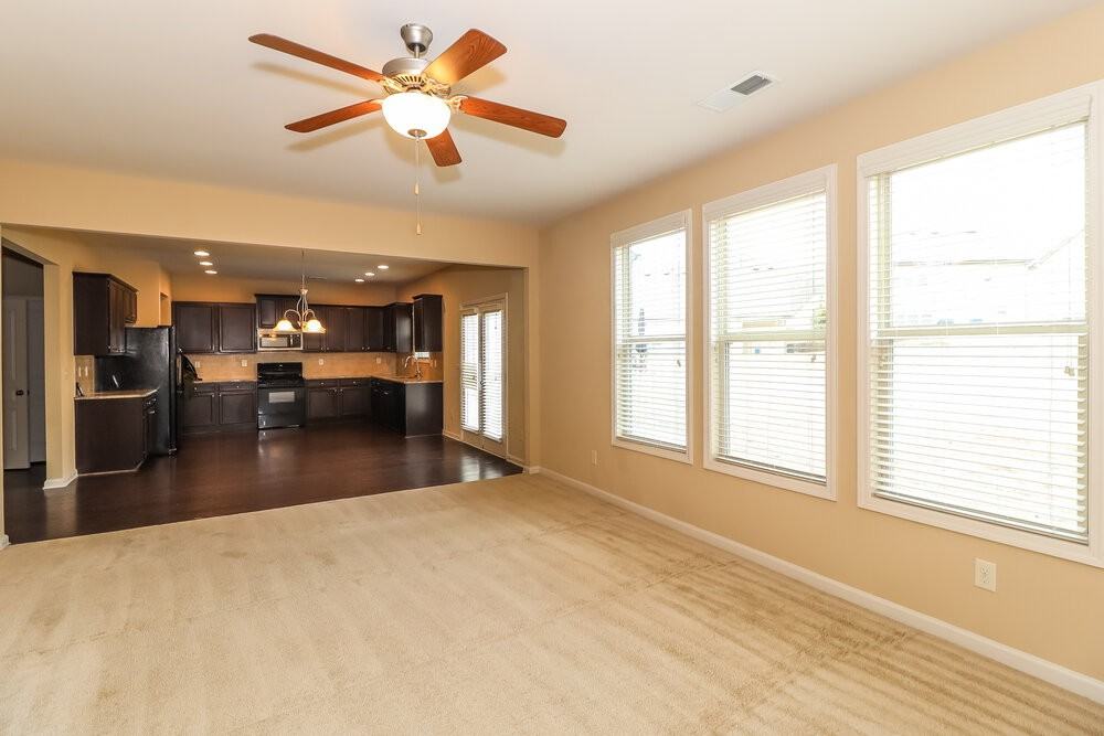 831 Collingsworth Ln - Photo 5 of 17