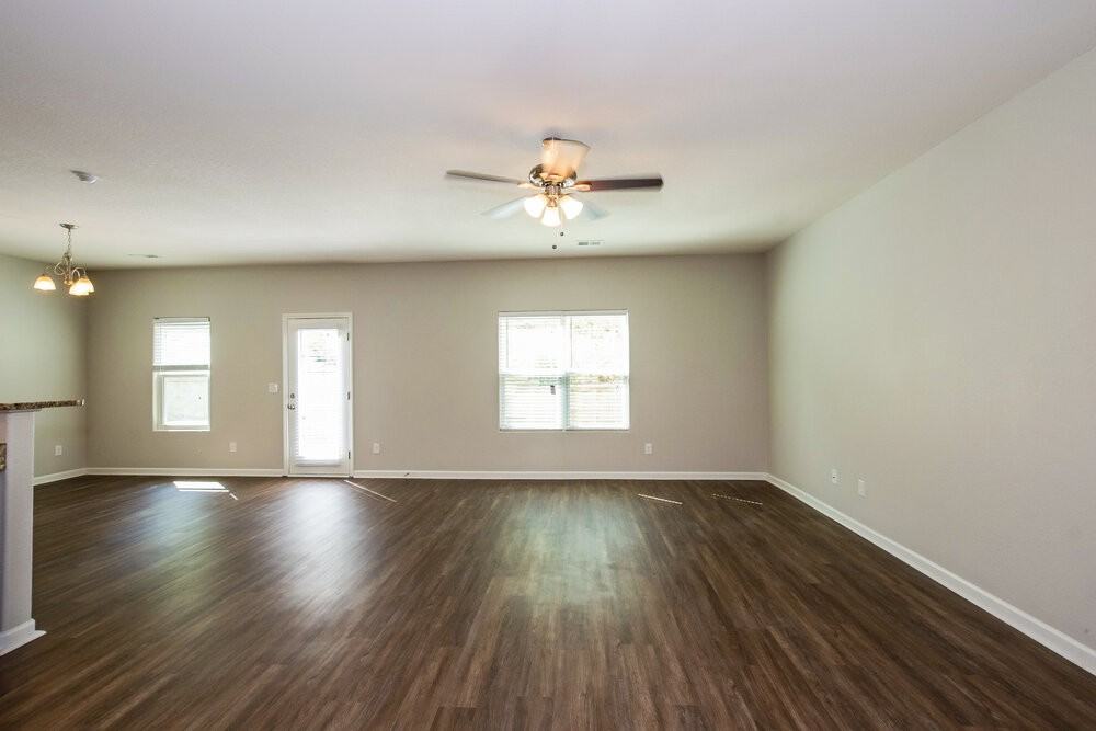 4621 Montelena Dr - Photo 4 of 17