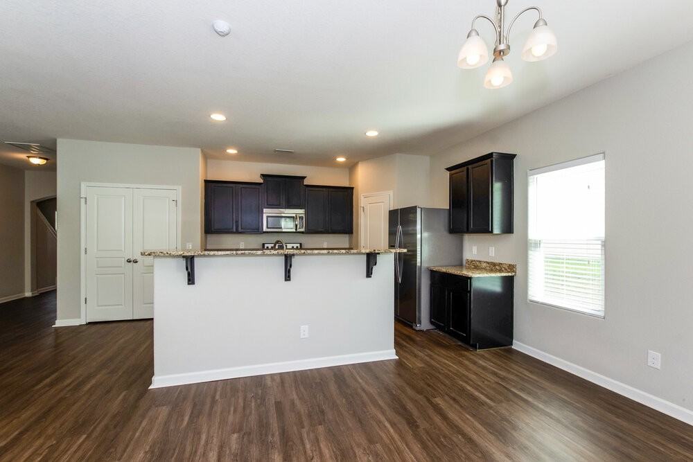 4621 Montelena Dr - Photo 7 of 17