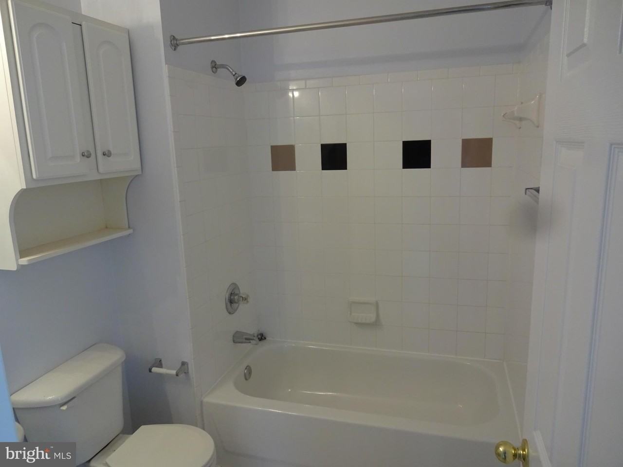 21836 Jarvis Sq - Photo 5 of 18