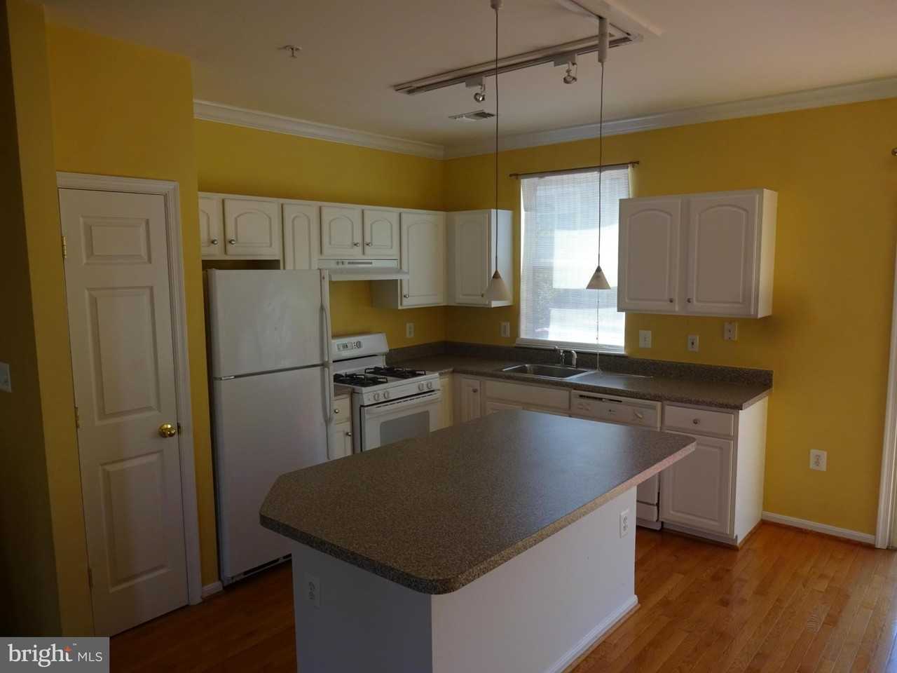 21836 Jarvis Sq - Photo 6 of 18