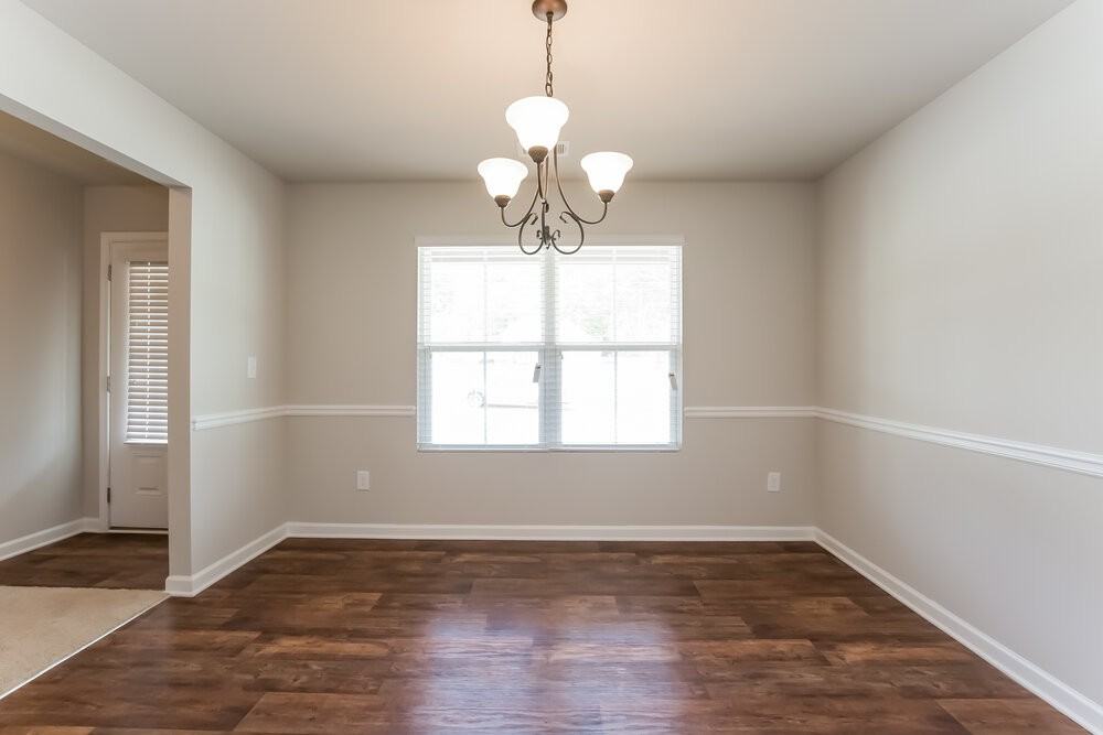 146 Mcarthur Dr - Photo 6 of 17