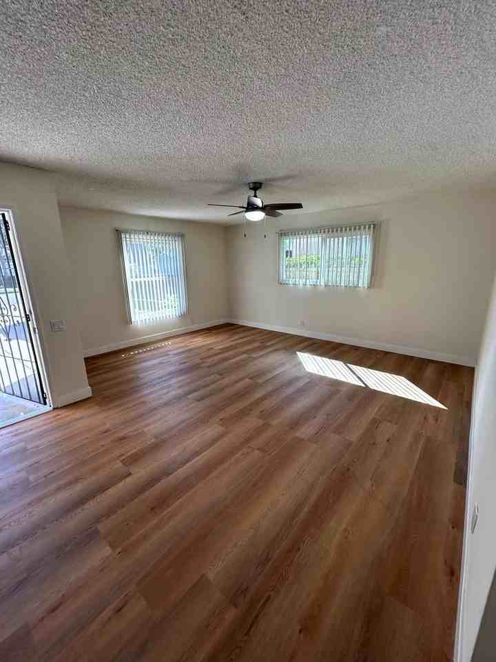 22739 Marlin Pl - Photo 5 of 39