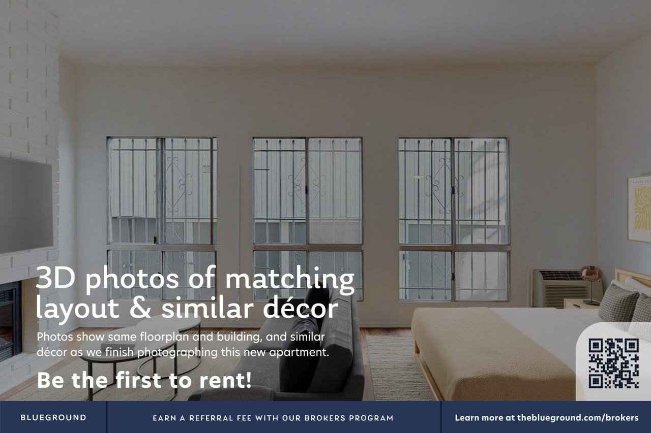 10965 Rochester Ave - Photo 4 of 12