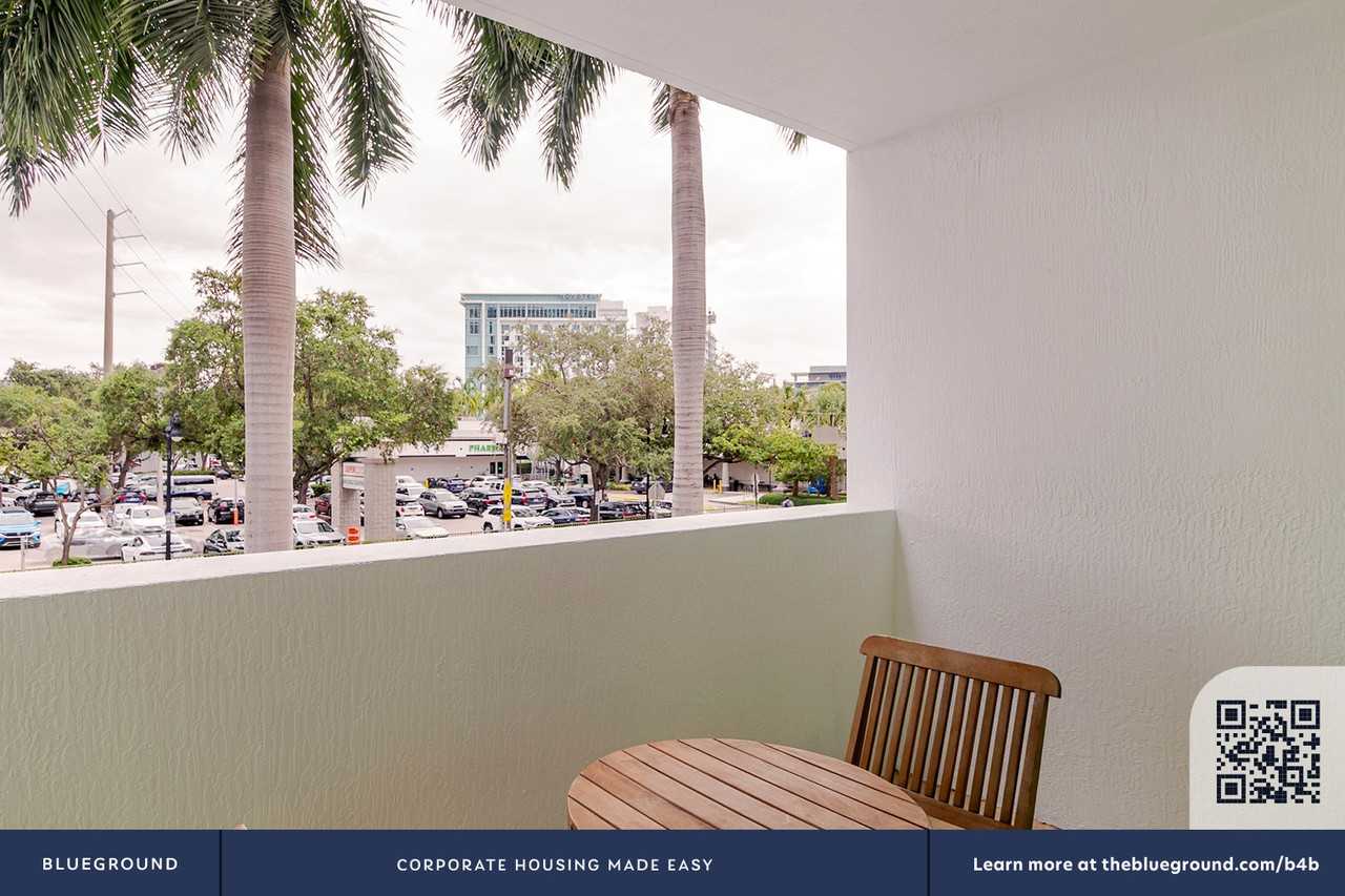 110 Southwest 12th Street - Photo 5 of 39