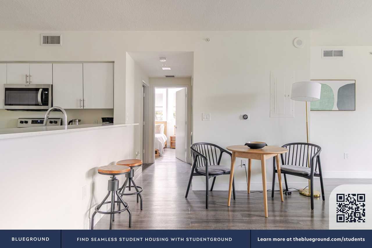 110 Southwest 12th Street - Photo 6 of 39