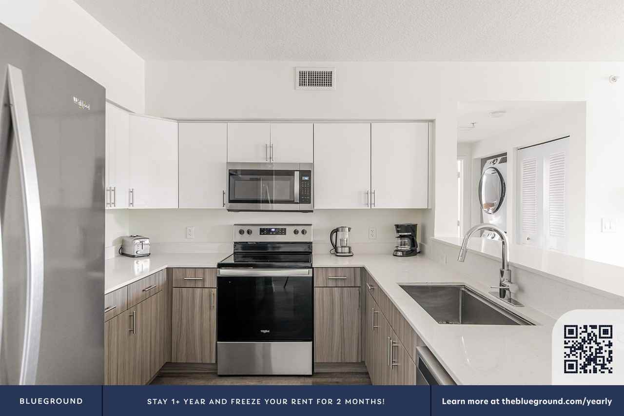 110 Southwest 12th Street - Photo 7 of 39