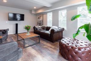 featured image of 624 E 32nd St