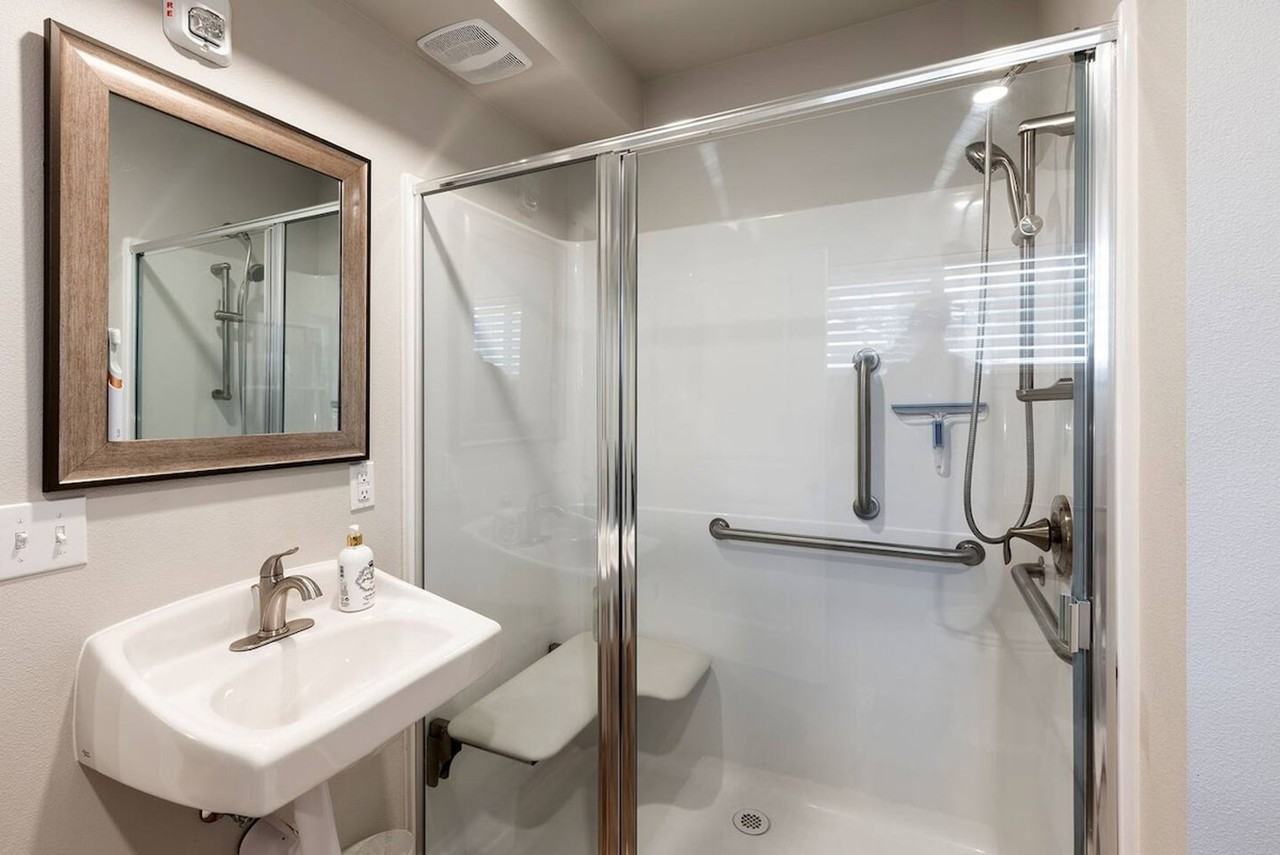 624 E 32nd St #1296625P - Photo 6 of 23