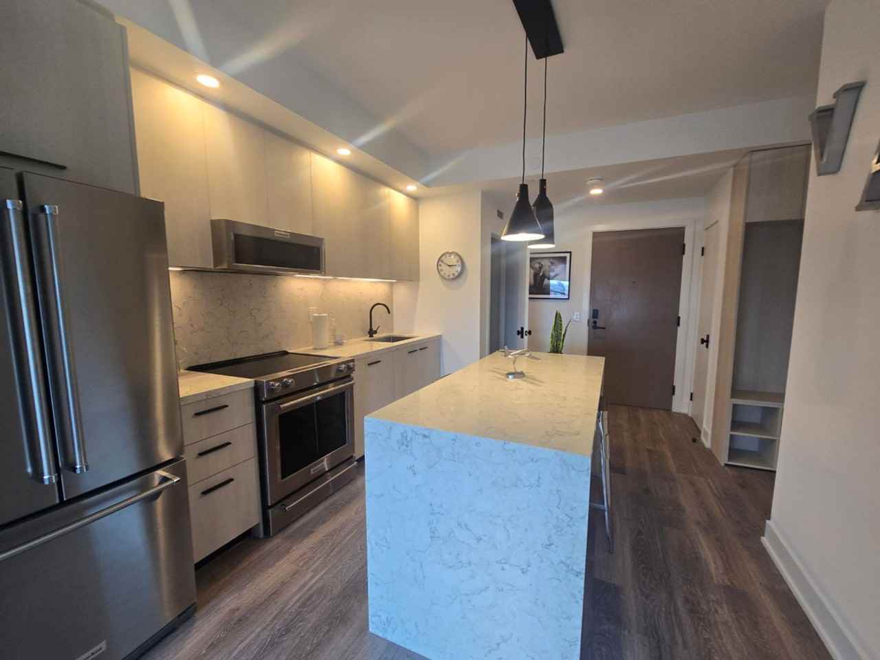 30 Mutual St #1384102P - Photo 5 of 11
