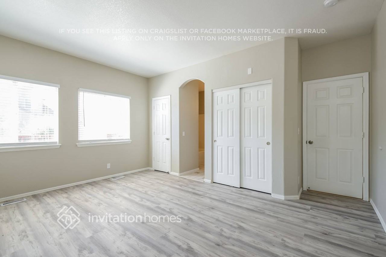 9678 Lansing Cir - Photo 7 of 15