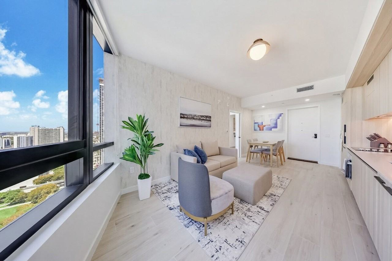 350 N Miami Ave #1501545P - Photo 3 of 24