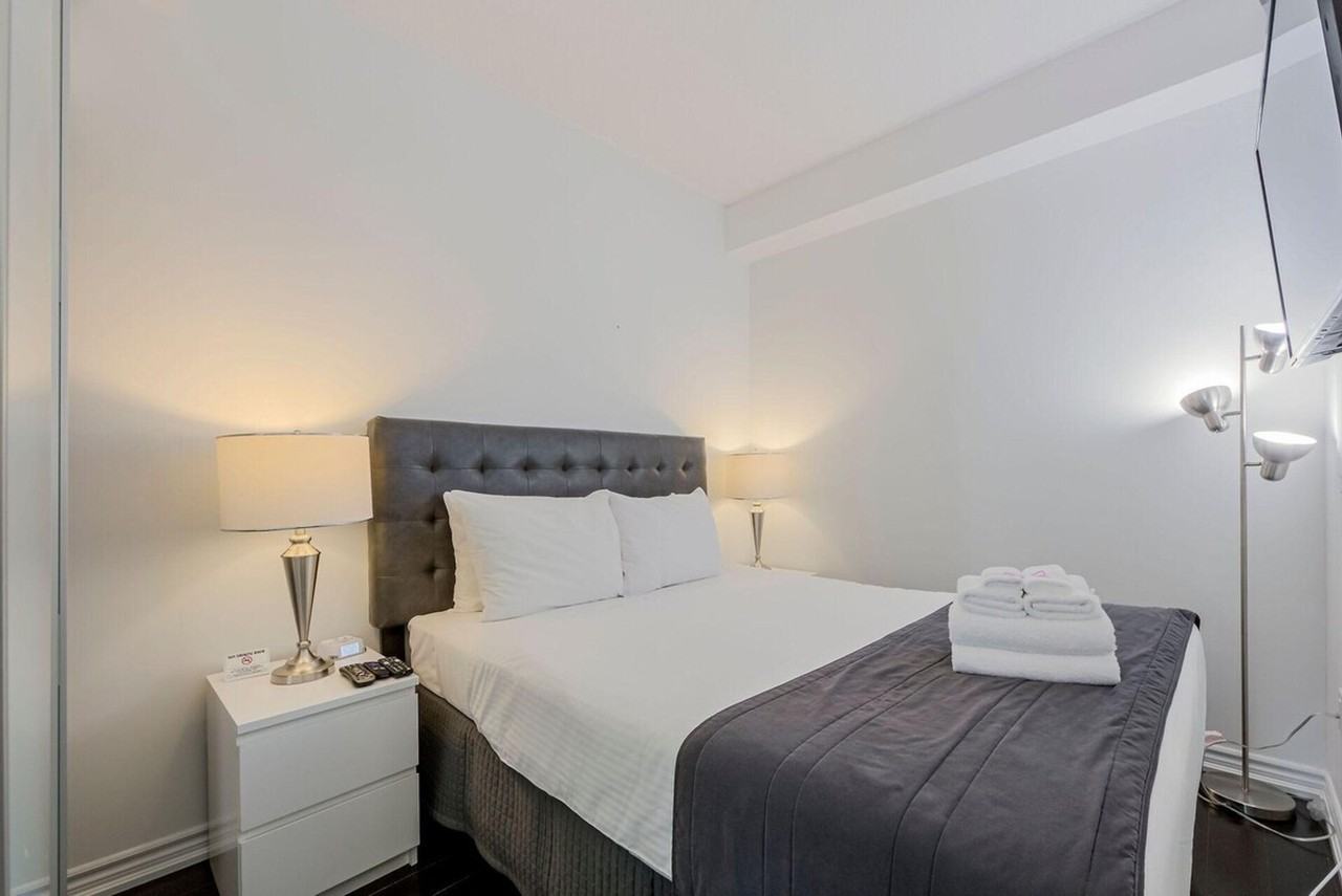 386 Yonge St #1509516P - Photo 3 of 21