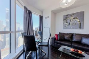 featured image of 386 Yonge St