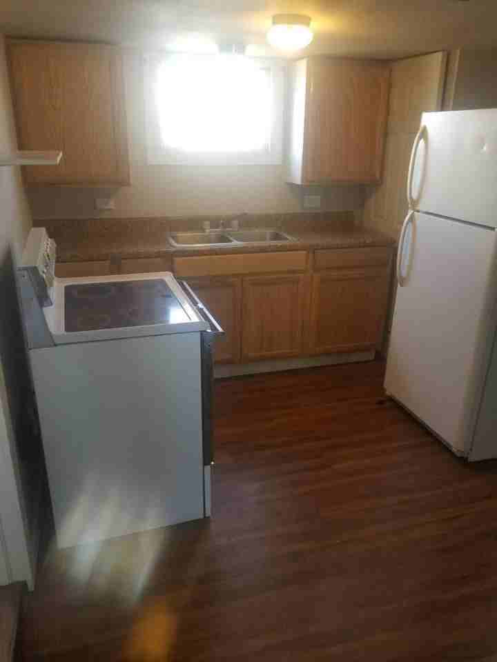 555 N 3rd St #C - Photo 2 of 8