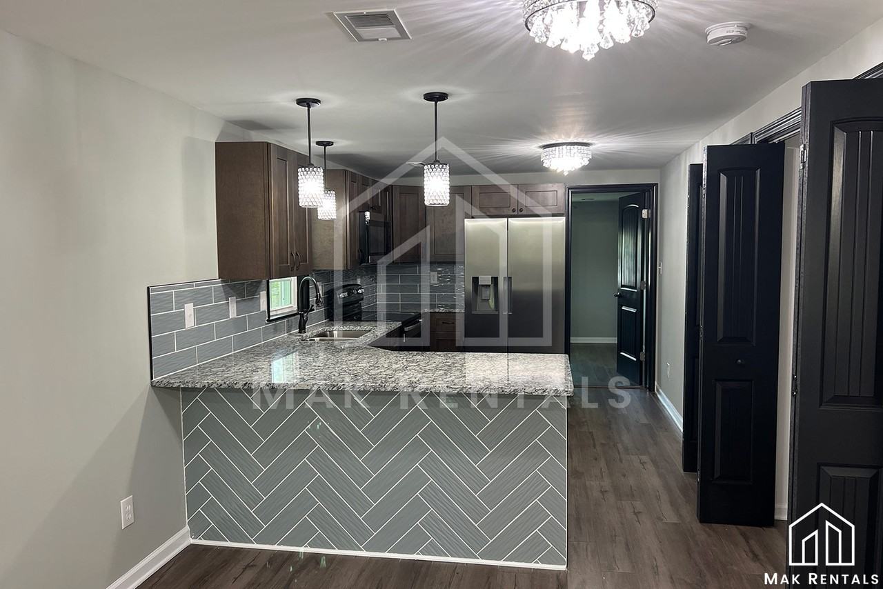 1705 E Cloaninger Ave - Photo 2 of 26