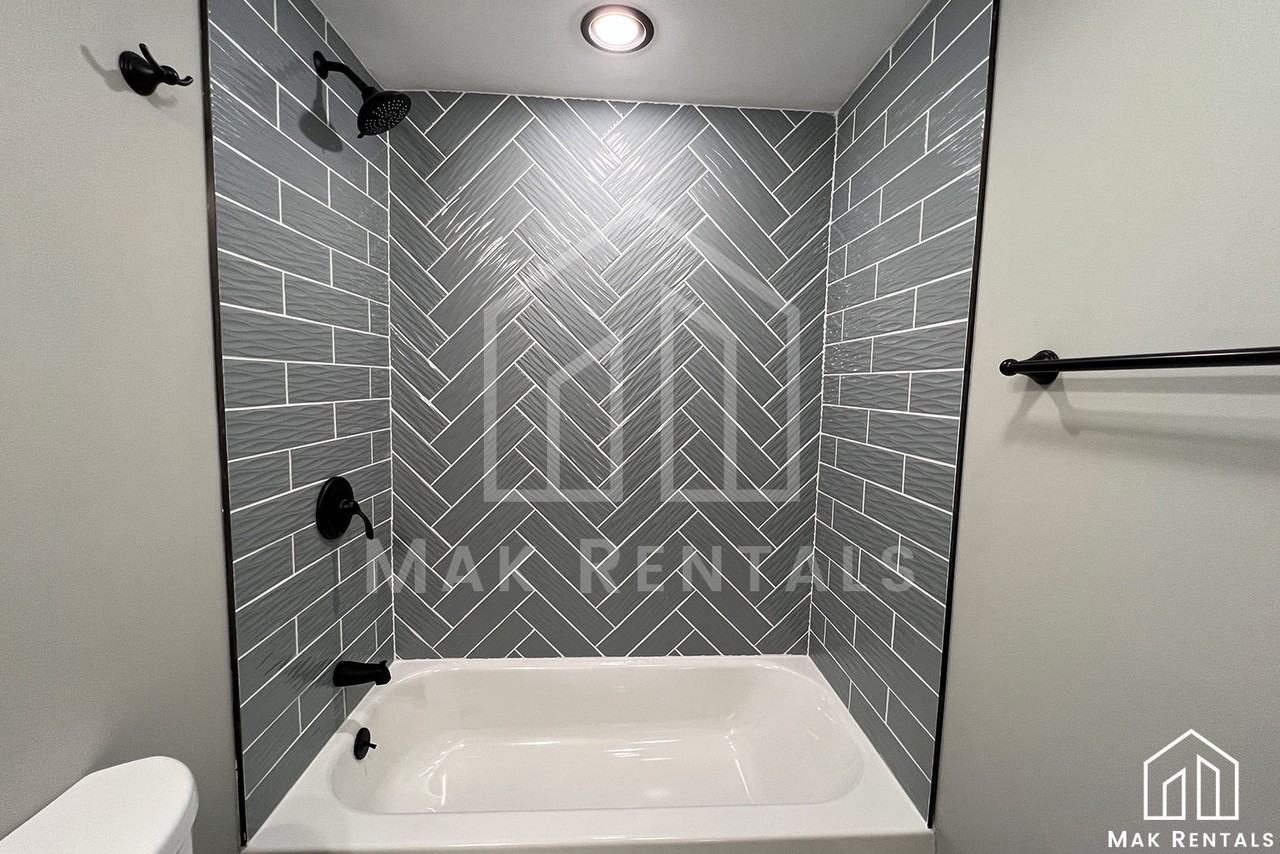 1705 E Cloaninger Ave - Photo 5 of 26