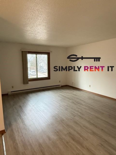 625 4th St - Photo 4 of 18