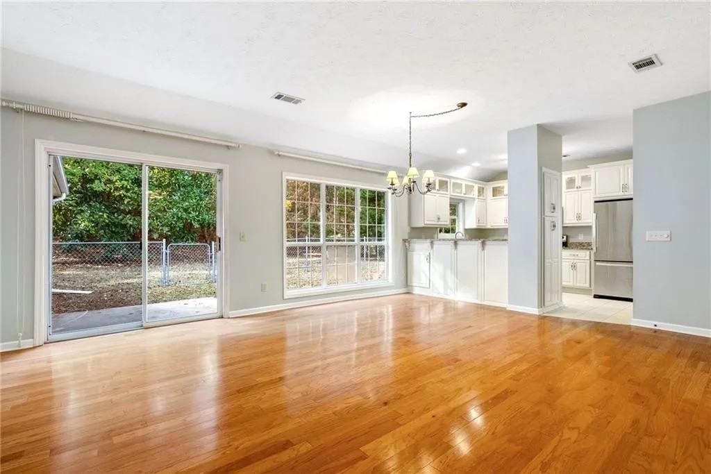 1157 Overwood Ct - Photo 3 of 19