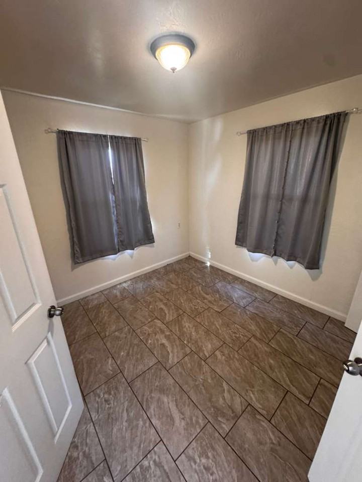 2301 N King St #2303 - Photo 3 of 3