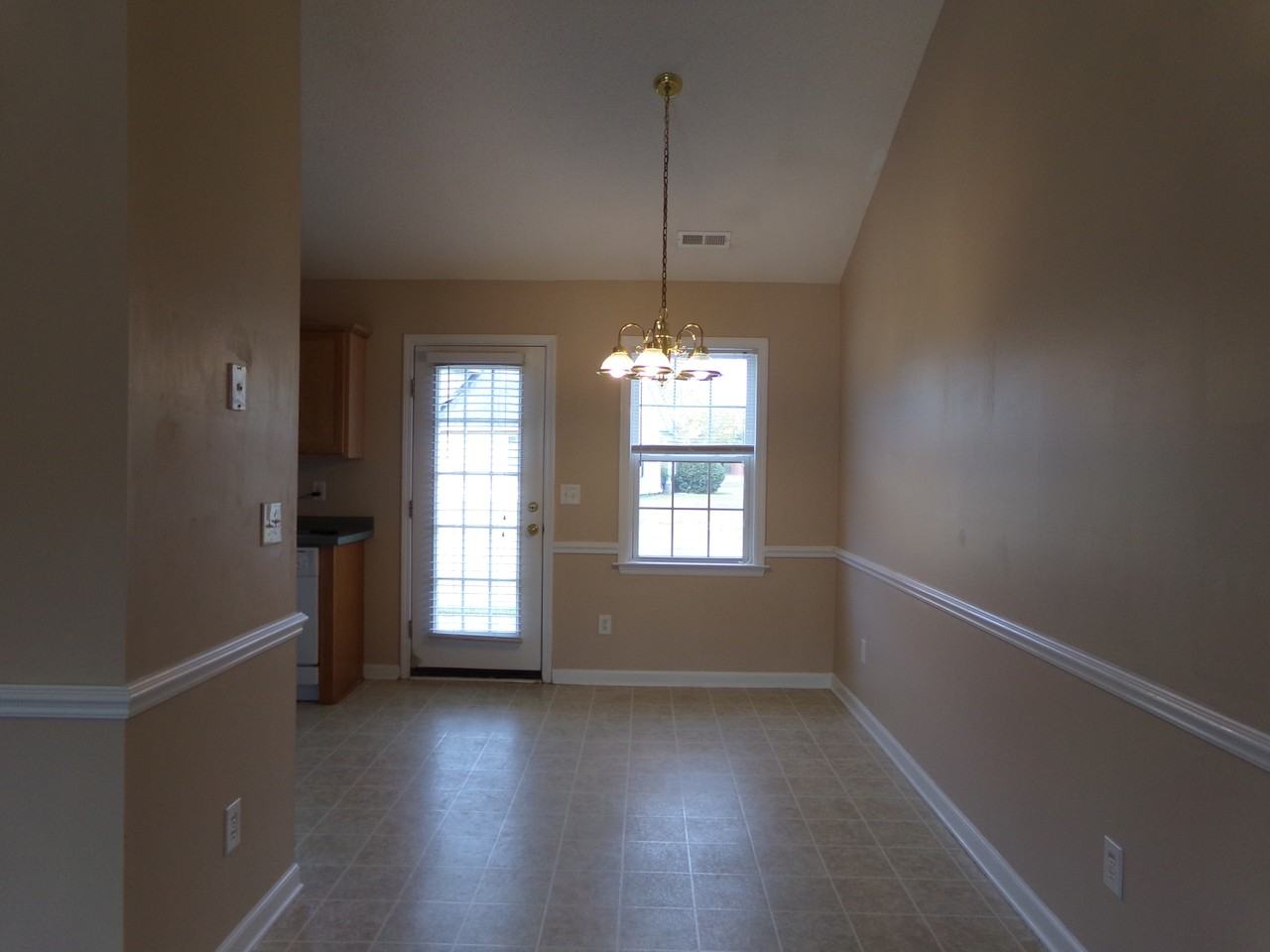 118 Sellhorn Blvd - Photo 5 of 20