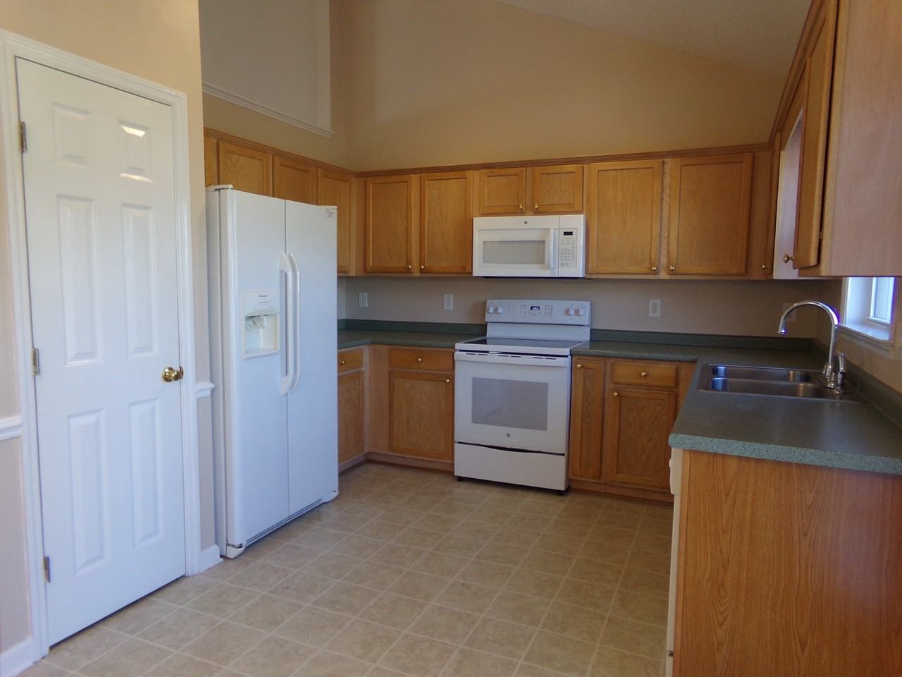 118 Sellhorn Blvd - Photo 6 of 20