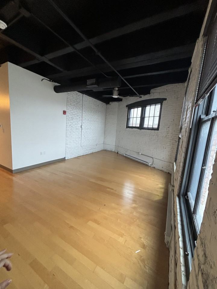 115 W Galena Blvd #313 - Photo 4 of 6