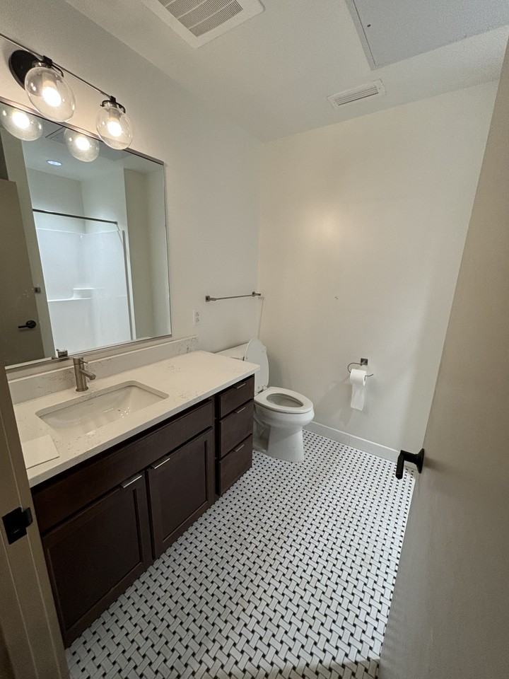 115 W Galena Blvd #313 - Photo 5 of 6