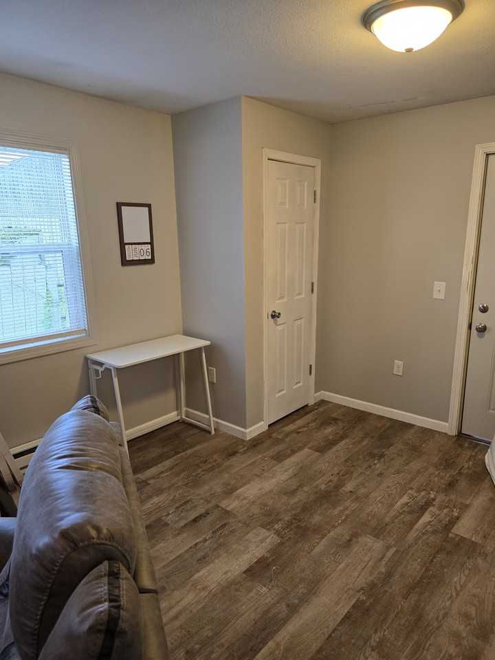 Cottage Ct - Photo 6 of 12