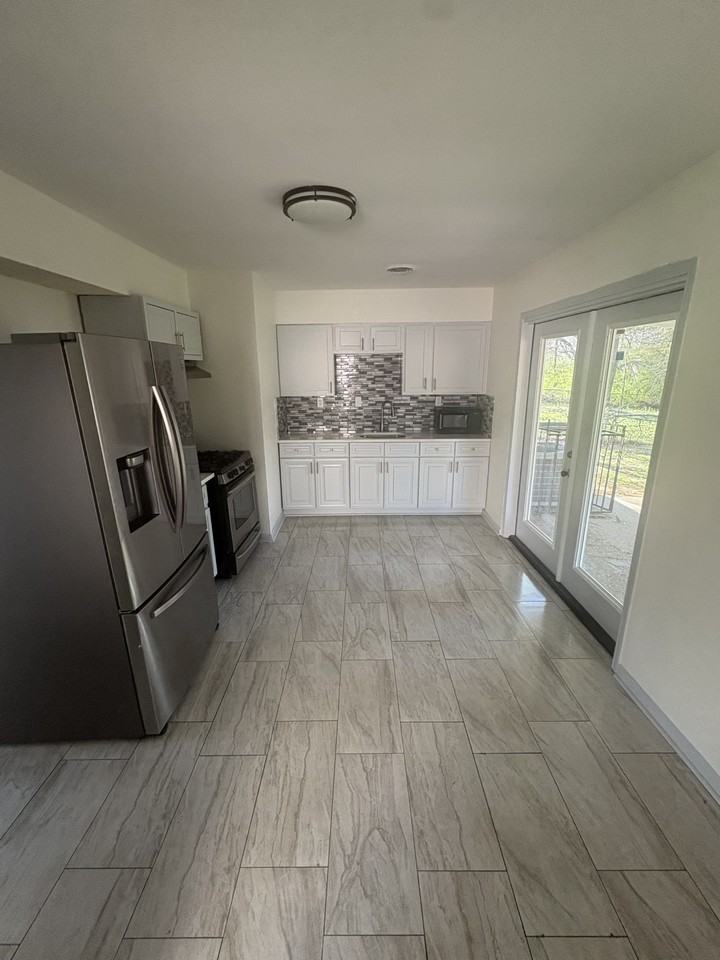 3284 Valley Stream Cv - Photo 2 of 14