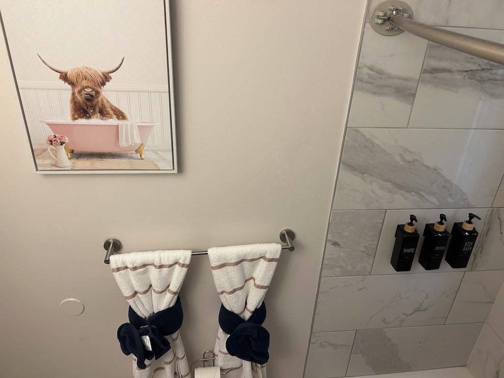 4241 2nd St Ne - Photo 4 of 7