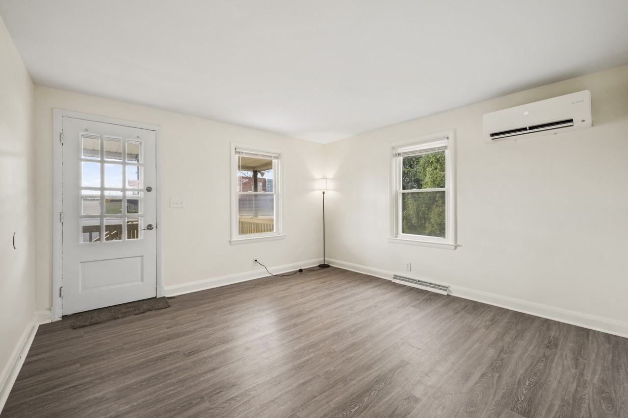 9432 Lyons Mill Rd - Photo 6 of 34