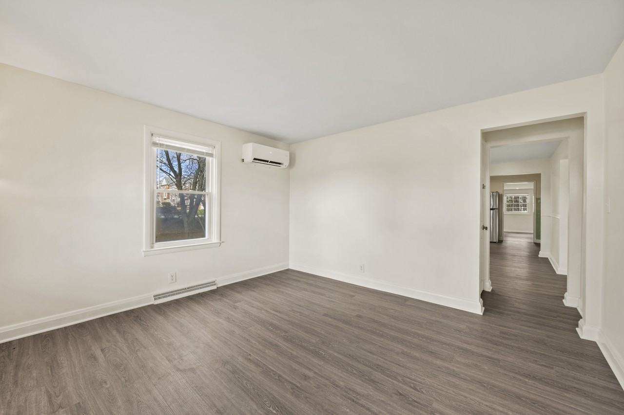 9432 Lyons Mill Rd - Photo 7 of 34