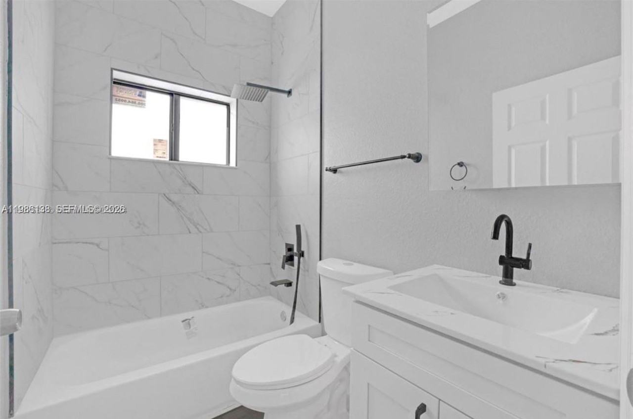 2210 Farragut St - Photo 5 of 14