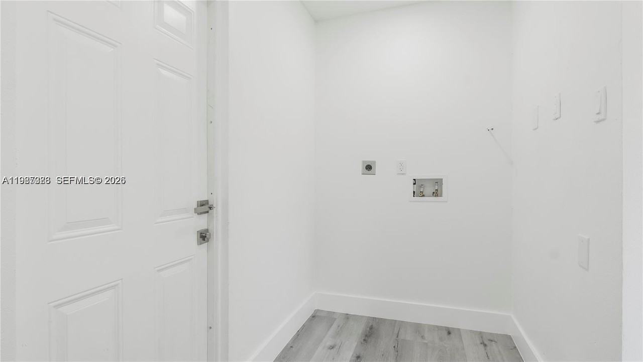 2301 Nw 191st St - Photo 3 of 14