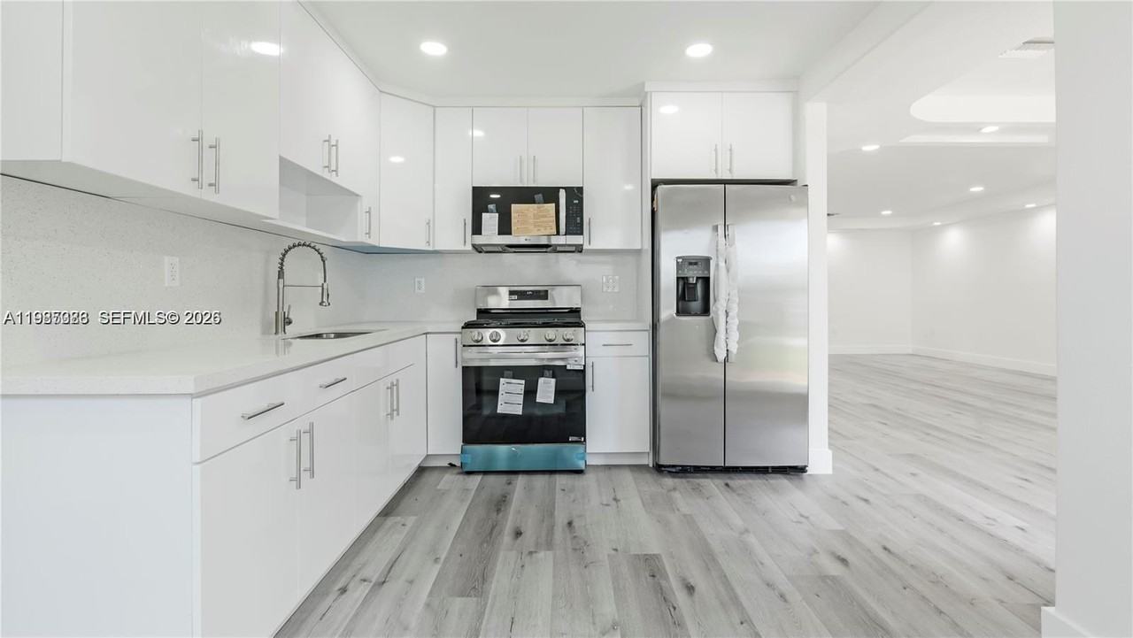 2301 Nw 191st St - Photo 7 of 14