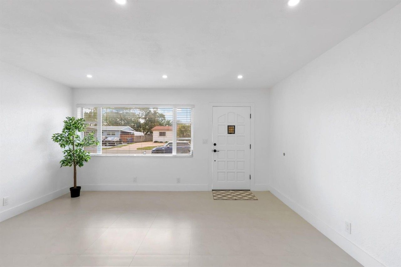 6573 Eaton St - Photo 5 of 13