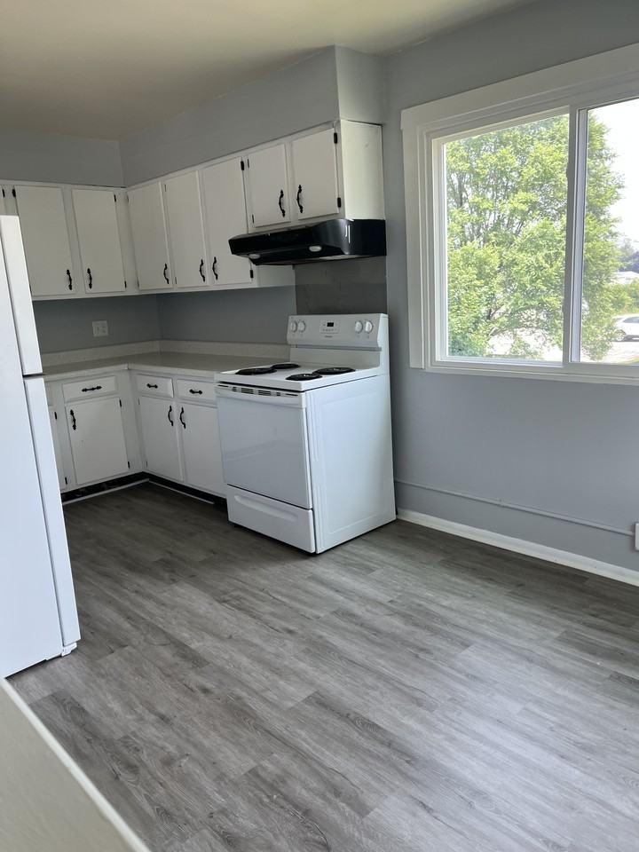 3704 Parkway Blvd #B - Photo 3 of 12