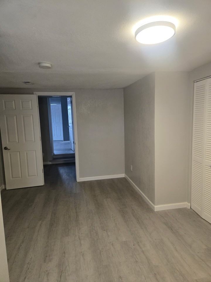 2110 Drouillard Rd - Photo 4 of 9