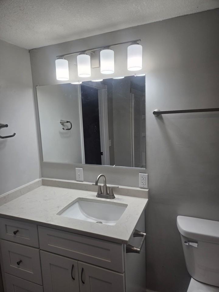 2110 Drouillard Rd - Photo 7 of 9