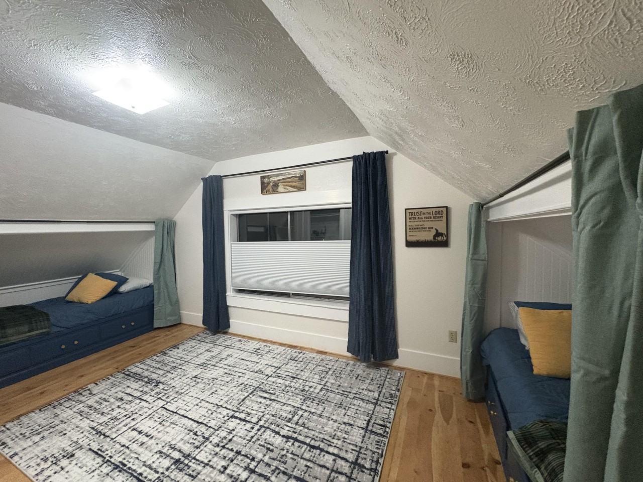 315 12th St - Photo 3 of 10