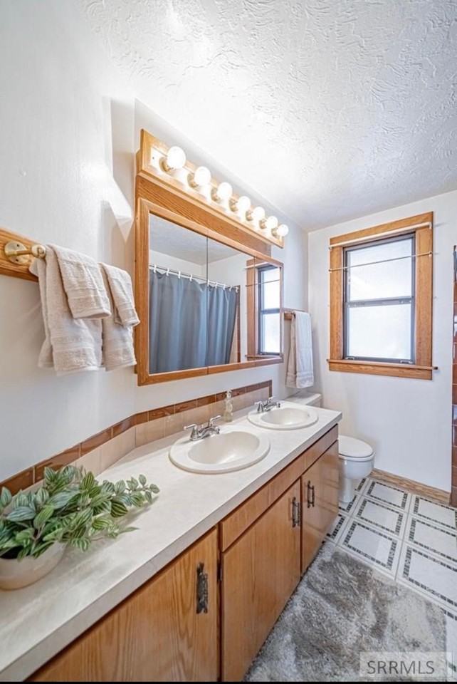 315 12th St - Photo 6 of 10