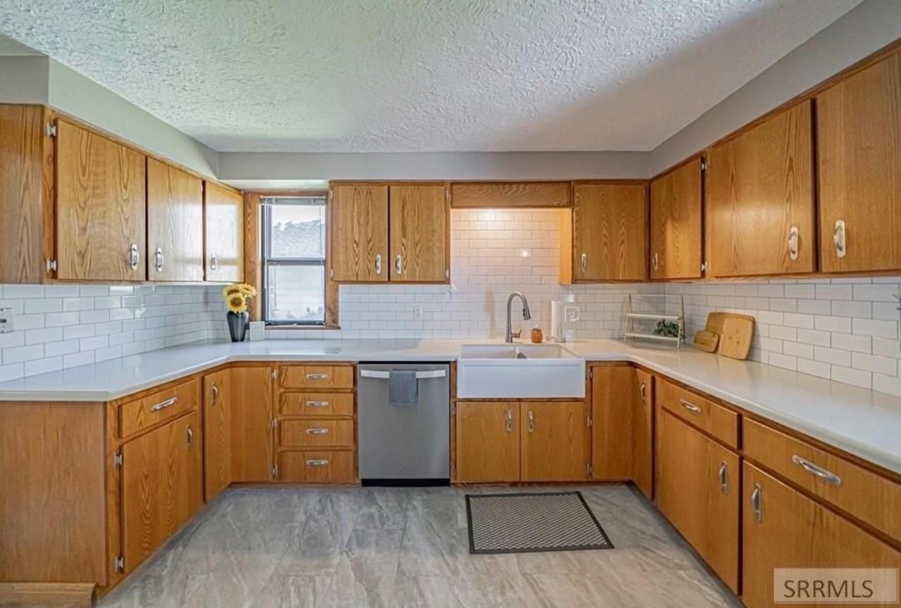 315 12th St - Photo 7 of 10