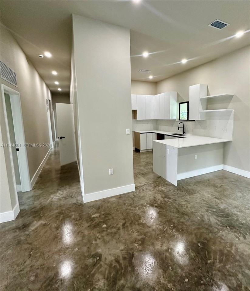 929 Nw 60th St - Photo 6 of 21